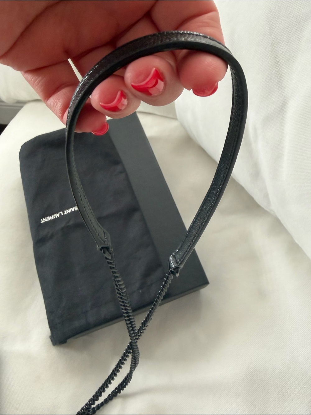 Saint Laurent Envelope Chain Wallet black monochrome design . - Picture 10 of 12